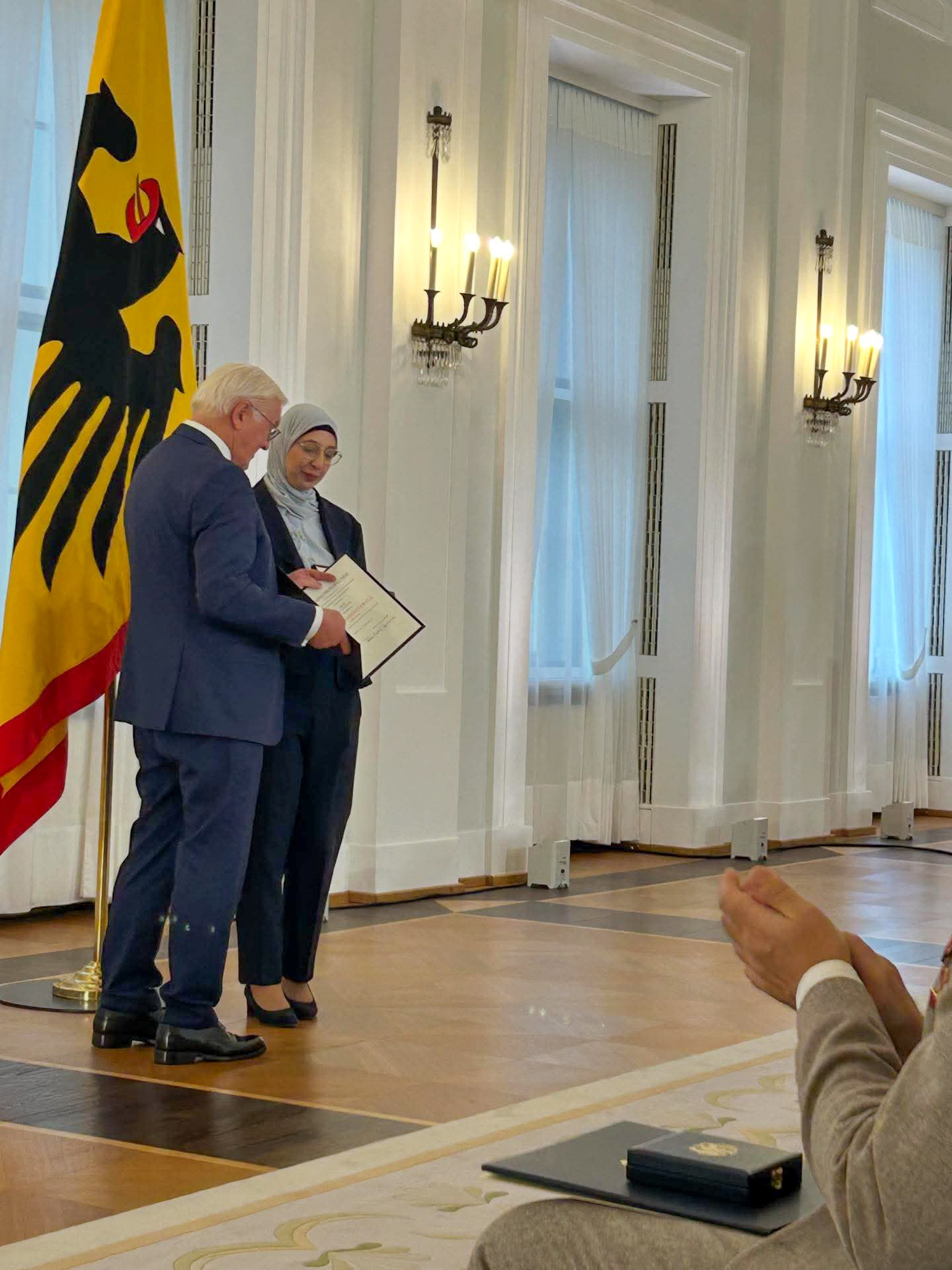 Dua Bundesverdienstkreuz