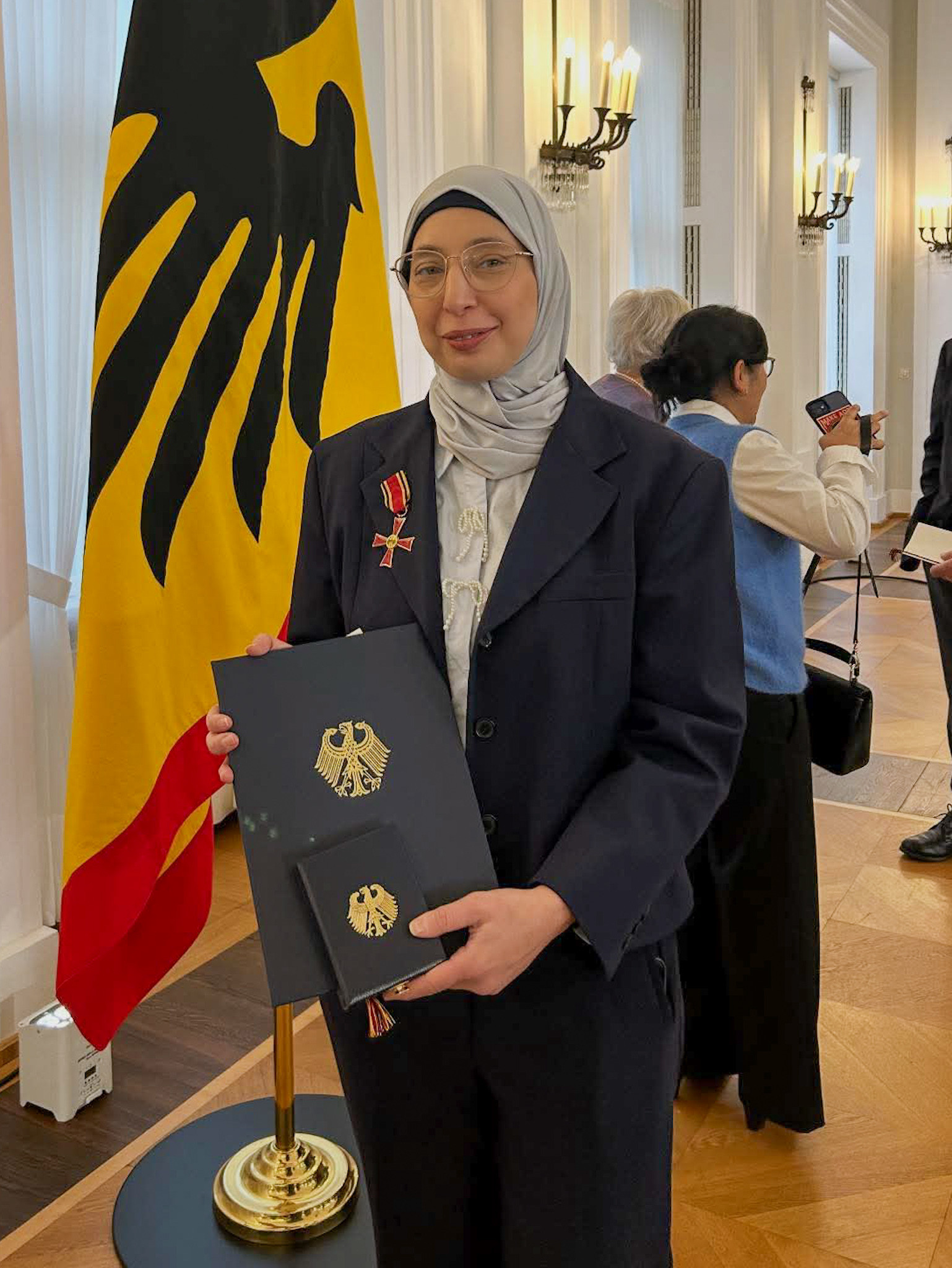 20251201 Dua Bundesverdienstkreuz04