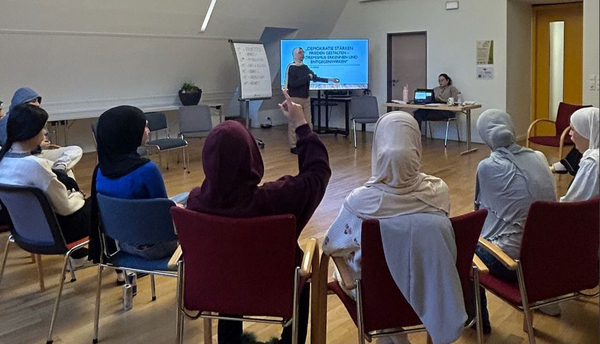 Demokratie stÃ¤rken: Frieden gestalten